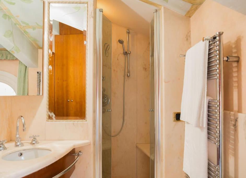 Апартаменты Carbonesi Luxury - Centro Storico Болонья Экстерьер фото